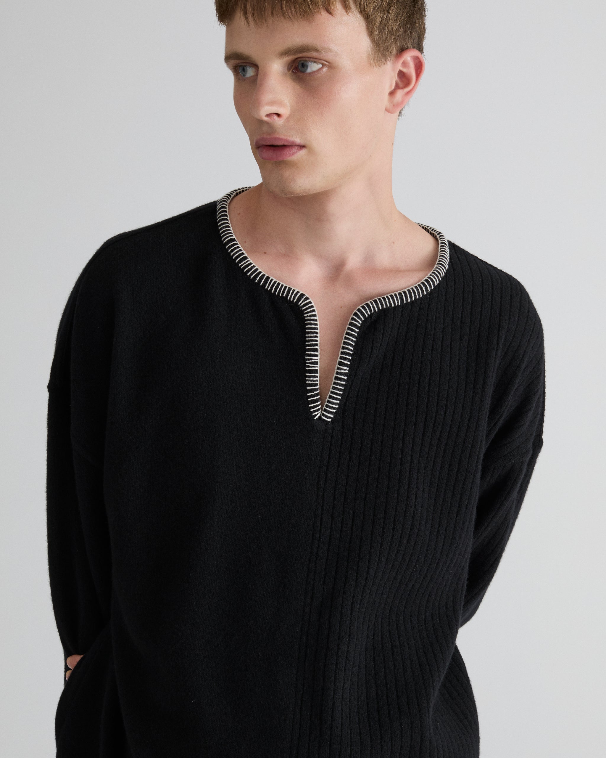 Long-Sleeve Split Sweater in Virgin Wool – ZONA20